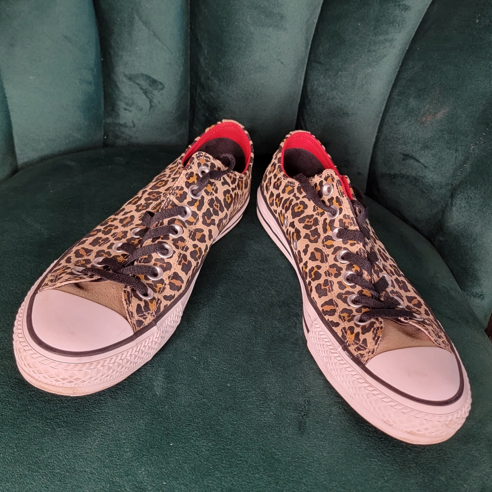 Leopard Print Low Top Converse Chuck Taylor Pro Sneakers